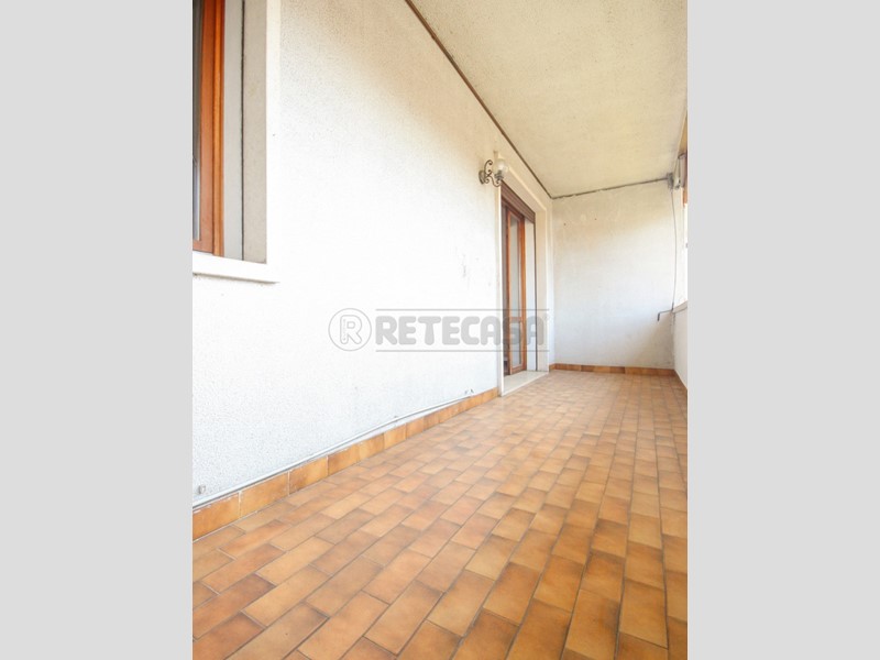 Appartamento in Vendita a Torri di Quartesolo, 149'000&euro;, 130 m², con Box