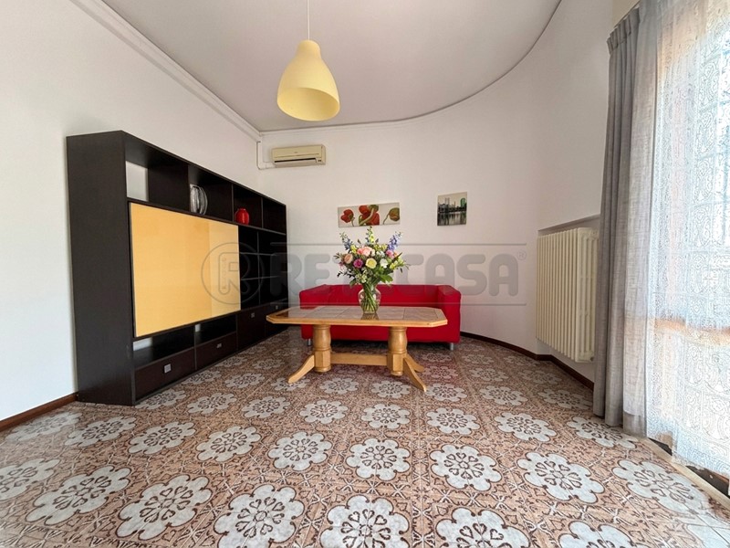 Appartamento in Vendita a Vicenza, 135'000&euro;, 91 m², con Box