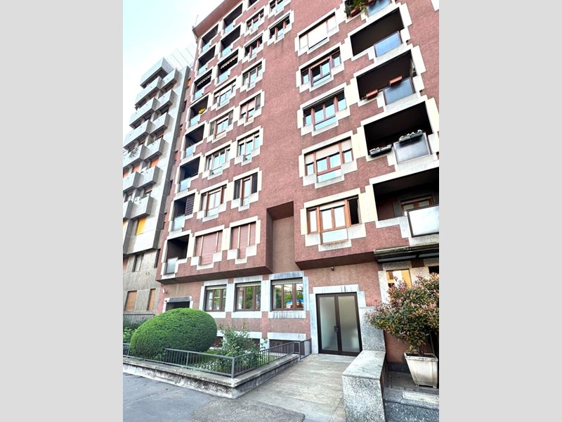 Appartamento in Vendita a Milano, 450'000&euro;, 176 m²