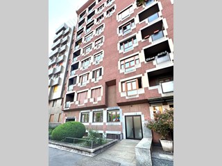 Appartamento in Vendita a Milano, 450'000&euro;, 176 m²