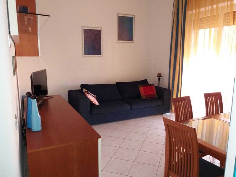 Quadrilocale in Affitto a Camaiore, zona Lido Di Camaiore, 1'000&euro;, 70 m², arredato