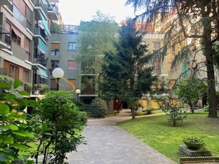 Quadrilocale in Affitto a Milano, zona Navigli Famagosta, 1'700&euro;, 100 m², arredato