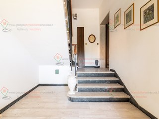 Quadrilocale in Vendita a Siracusa, zona Tunisi Grottasanta, 105'000&euro;, 160 m²