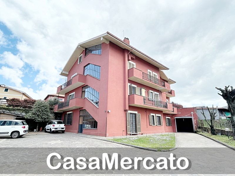 Trilocale in Vendita a Rocca di Papa, zona Campi + Centro Fortezza, 98'000&euro;, 96 m²