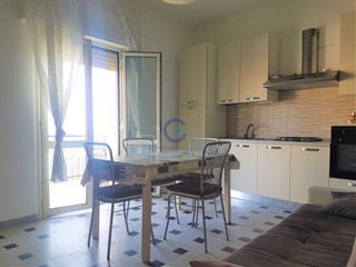 Quadrilocale in Affitto a Catanzaro, zona Lido Casciolino, 1'700&euro;, 110 m², arredato