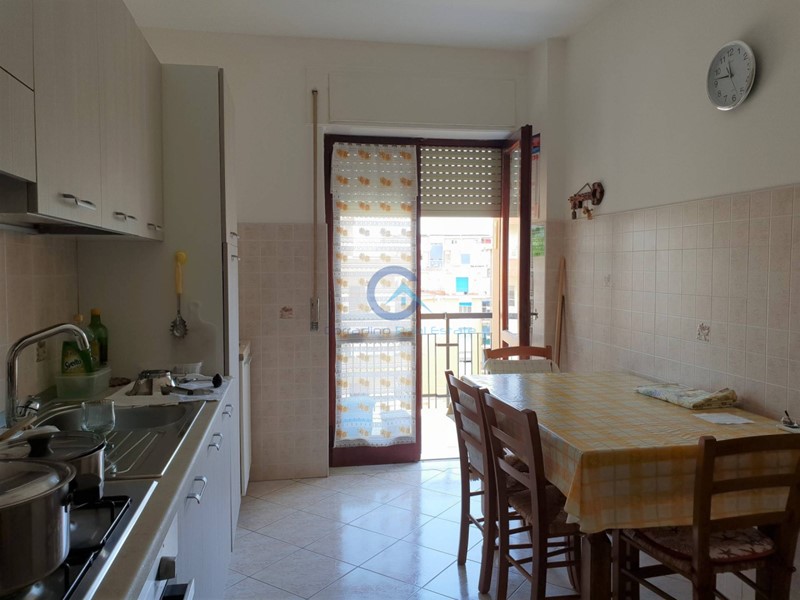 Quadrilocale in Affitto a Catanzaro, zona Lungomare, 1'800&euro;, 130 m², arredato