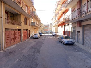 Appartamento in Vendita a Adrano, 129'000&euro;, 100 m², con Box