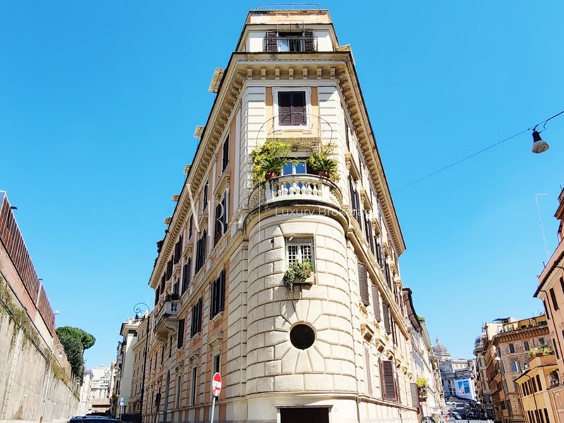 Appartamento in Vendita a Roma, 820'000&euro;, 161 m²