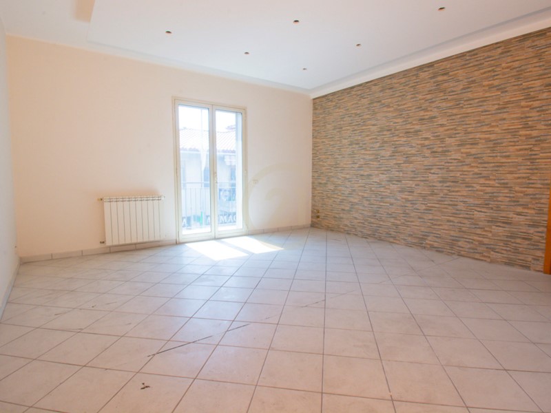 Quadrilocale in Vendita a Aci Castello, zona Ficarazzi, 199'000&euro;, 94 m², con Box