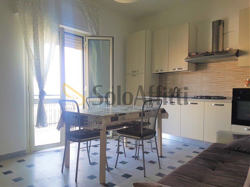 Quadrilocale in Affitto a Catanzaro, zona Lido Casciolino, 1'700&euro;, 110 m², arredato