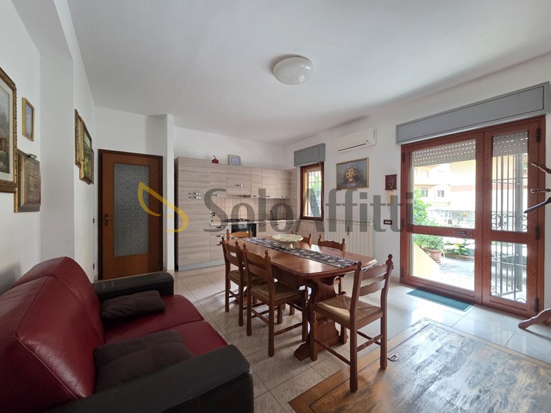 Quadrilocale in Affitto a Catanzaro, zona Lido Casciolino, 2'400&euro;, 105 m², arredato