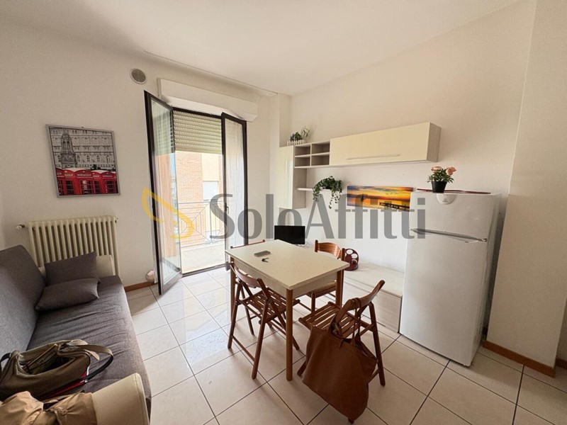 Trilocale in Affitto a Rimini, zona Via G. Pascoli, 6'200&euro;, 55 m², arredato