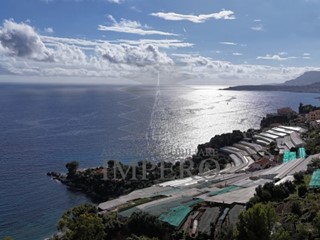 Bilocale in Vendita a Ventimiglia, zona Grimaldi, 250'000&euro;, 60 m²