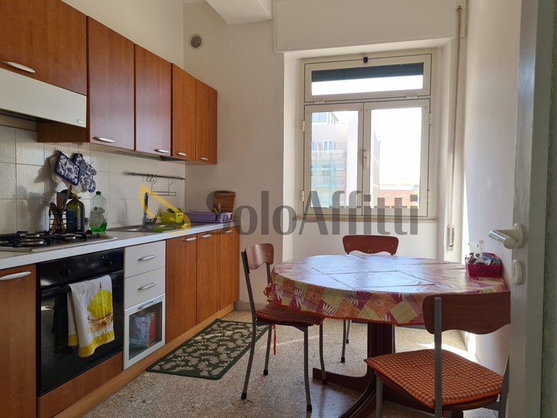 Trilocale in Affitto a Catanzaro, zona Lido Lungomare, 2'200&euro;, 100 m², arredato