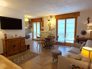 Trilocale in Vendita a Courmayeur, zona Centro, 100 m², arredato