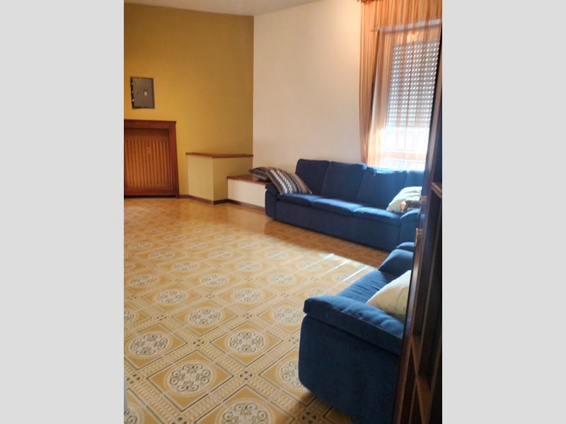 Trilocale in Affitto a Brescia, zona ovest, 850&euro;, 90 m², arredato