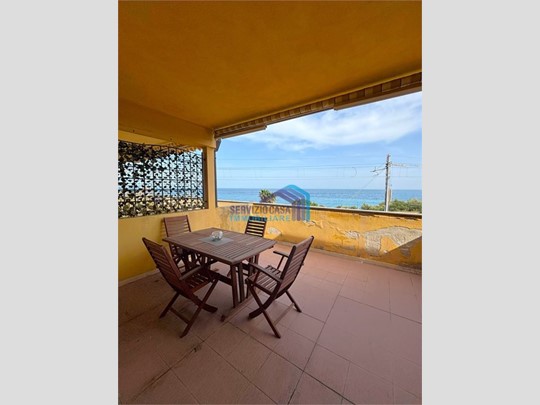 Quadrilocale in Affitto a Letojanni, 100 m²