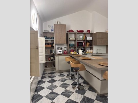 Appartamento in Vendita a Carrara, zona Marina di Carrara, 295'000&euro;, 95 m², arredato