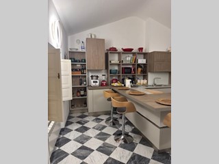 Appartamento in Vendita a Carrara, zona Marina di Carrara, 295'000&euro;, 95 m², arredato