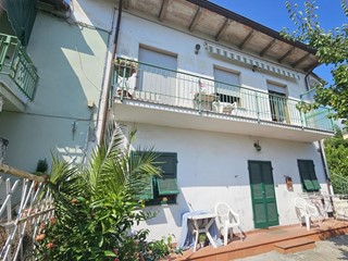 Appartamento in Vendita a Massa, zona Ortola, 169'000&euro;, 110 m²