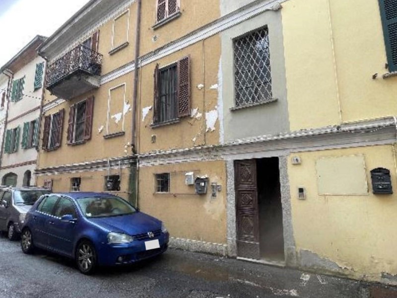 Appartamento in Vendita a Broni, 37'688&euro;, 153 m², con Box