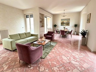 Appartamento in Vendita a Lecce, 545'000&euro;, 240 m², arredato, con Box