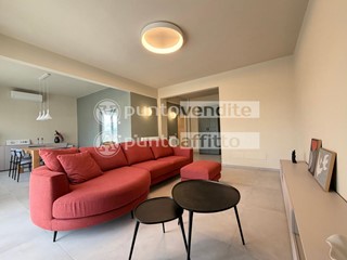 Appartamento in Affitto a Lucca, zona Arancio, 2'000&euro;, 130 m², arredato