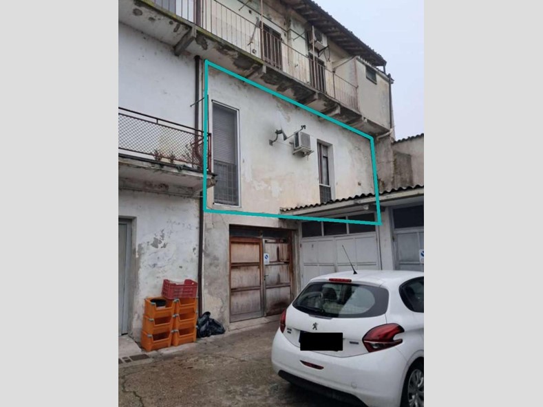 Quadrilocale in Vendita a Pieve Porto Morone, 33'750&euro;, 72 m²