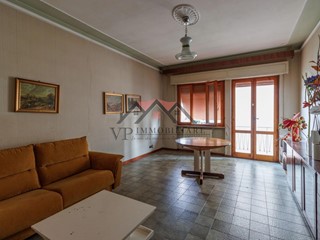 Appartamento in Vendita a Castelnuovo di Val di Cecina, 90'000&euro;, 120 m², arredato, con Box