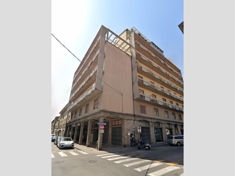 Quadrilocale in Vendita a Pontedera, 67'500&euro;, 169 m²