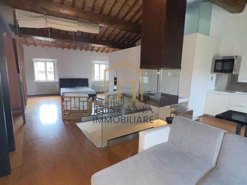 Bilocale in Vendita a Colle di Val D'Elsa, 170'000&euro;, 65 m²