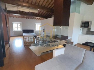 Bilocale in Vendita a Colle di Val D'Elsa, 170'000&euro;, 65 m²