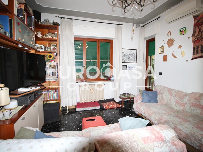 Appartamento in Vendita a Lucca, zona Sant'Anna, 250'000&euro;, 120 m², con Box