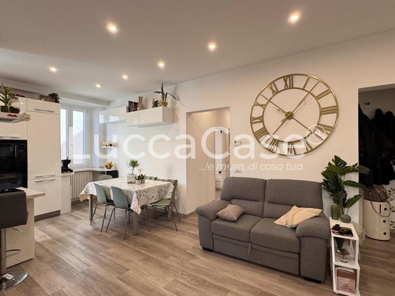 Appartamento in Vendita a Lucca, 488'000&euro;, 140 m², arredato