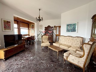Appartamento in Vendita a Pomarance, zona Larderello, 145'000&euro;, 205 m², arredato, con Box