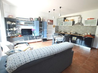 Trilocale in Vendita a Lucca, zona San Marco, 215'000&euro;, 73 m²