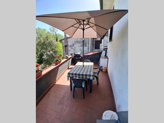 Appartamento in Vendita a Lucca, zona Meati, 260'000&euro;, 85 m², arredato