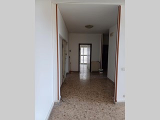 Quadrilocale in Vendita a Carrara, zona Fossola, 210'000&euro;, 90 m²