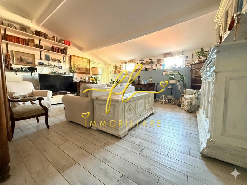 Appartamento in Vendita a Livorno, 250'000&euro;, 139 m²