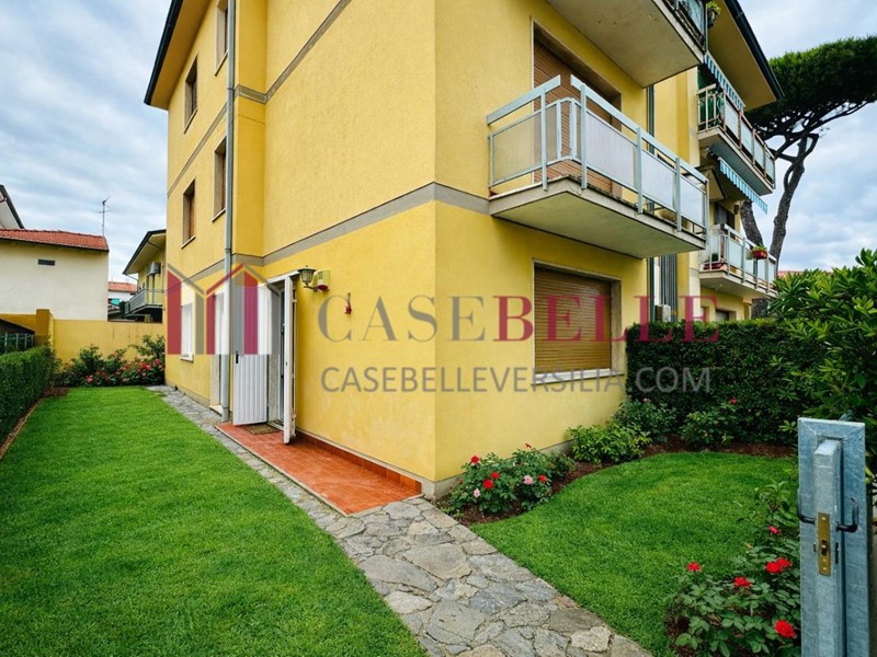 Appartamento in Vendita a Camaiore, zona Lido di Camaiore, 375'000&euro;, 84 m²