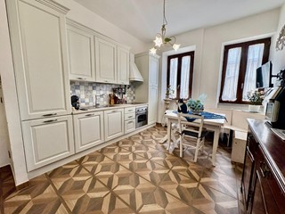 Trilocale in Vendita a Castelfiorentino, zona Castelnuovo Elsa, 115'000&euro;, 61 m², con Box