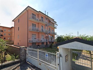 Quadrilocale in Vendita a Pogliano Milanese, 135'000&euro;, 106 m², con Box