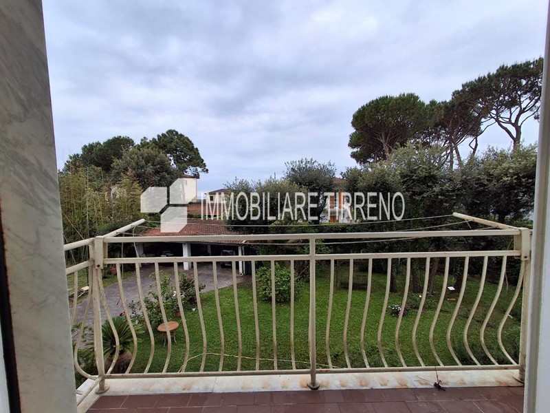 Trilocale in Vendita a Massa, zona Ronchi, 250'000&euro;, 83 m²