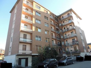Quadrilocale in Vendita a Voghera, 36'000&euro;, 101 m², con Box