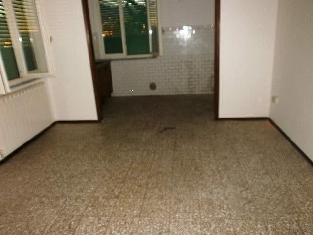 Quadrilocale in Vendita a Calcinaia, zona Fornacette, 145'000&euro;, 95 m², con Box