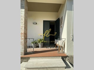 Appartamento in Vendita a Pomarance, 138'000&euro;, 127 m², con Box