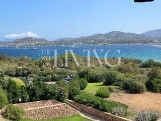 Appartamento in Vendita a Olbia, zona Cugnana Verde, 775'000&euro;, 98 m², arredato
