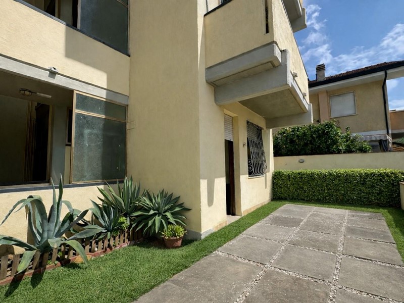 Trilocale in Vendita a Viareggio, 165'000&euro;, 55 m²