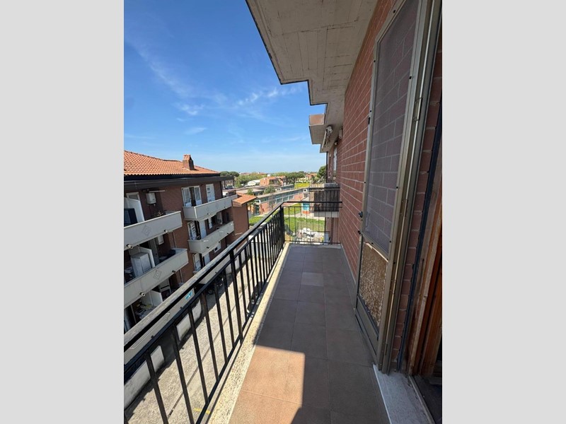 Appartamento in Vendita a Collesalvetti, 155'000&euro;, 100 m², con Box