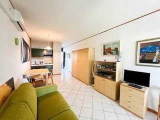 Monolocale in Vendita a Bibbona, zona Marina di Bibbona, 103'000&euro;, 35 m², arredato